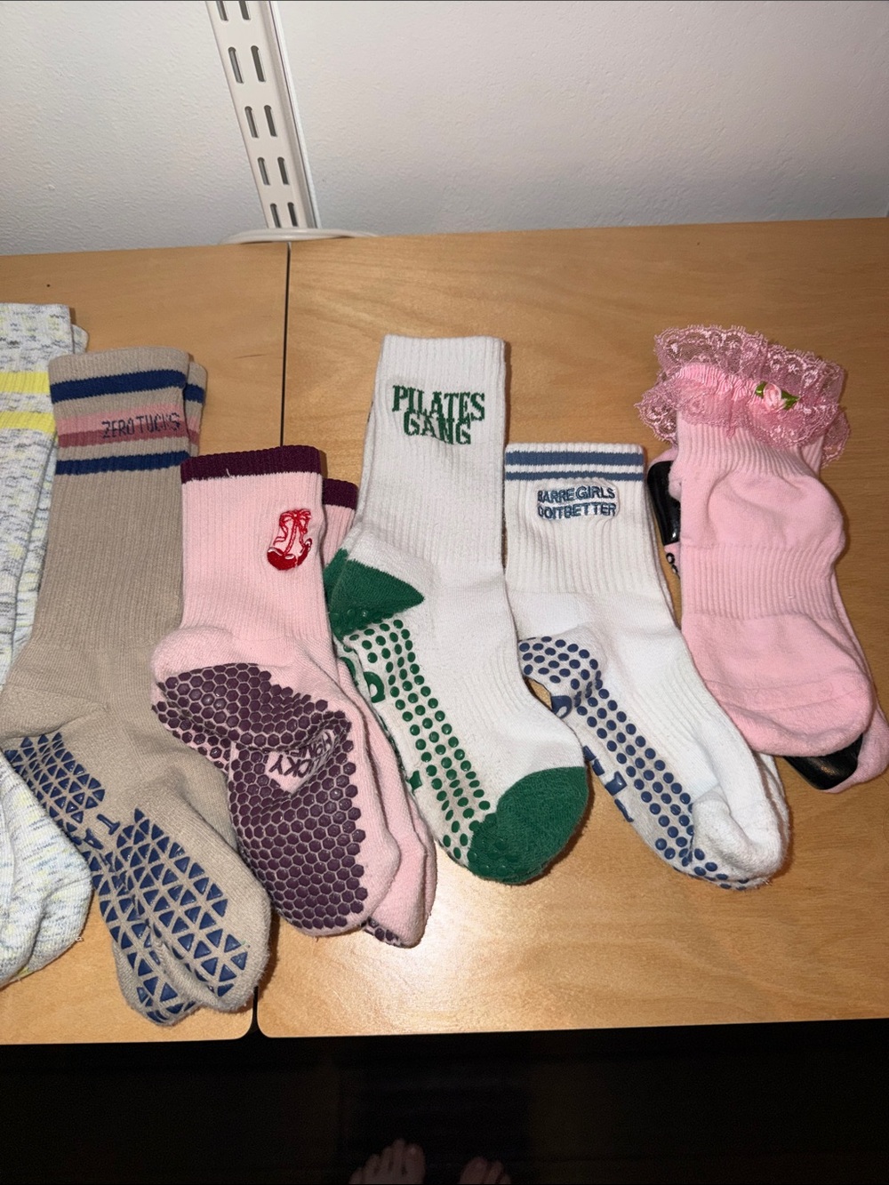 11 pairs of Pilates grip socks by souls arebesk Tavi lucky honey size 8-10